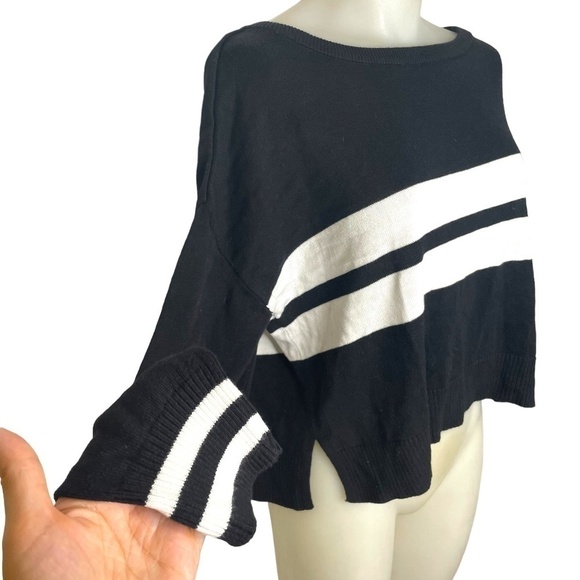 Black And White Oversize Stripe Sweater 🖤 - Picture 3 of 7